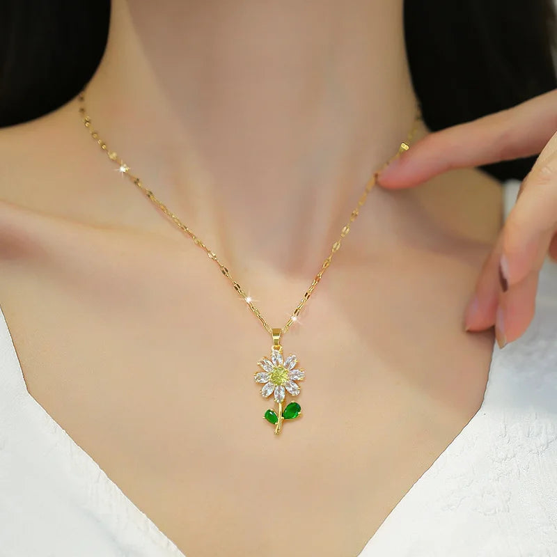 NEW Luxury Green Leaf Flower Necklace and Earrings Set