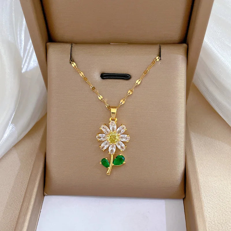 NEW Luxury Green Leaf Flower Necklace and Earrings Set